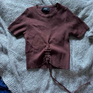 Cider dark brown ribbed stretchy shirt with ruched detail, size L.